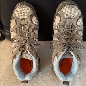 Merrell hiking shoes size 8.5